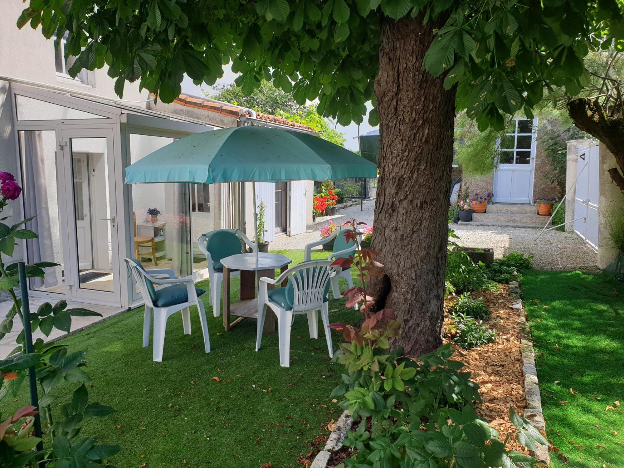 Tusson, Charente - Bed&Breakfast - Large King Room Exterior foto